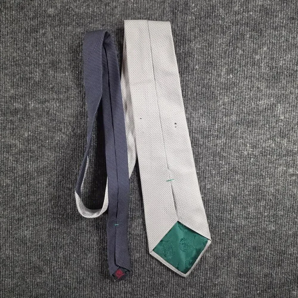 Tommy Hilfiger Men's Navy and Silver Tie